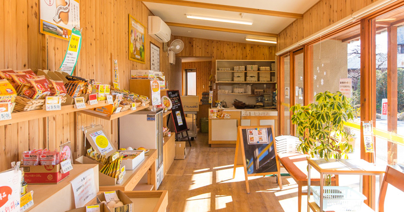 スズキファーム直売所店内